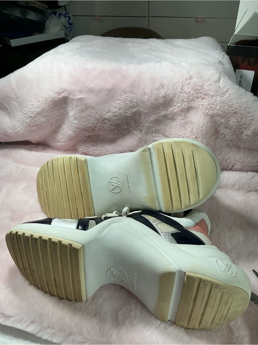 Louis Vuitton White and Black LV Logo Lace-Up Sneakers B13